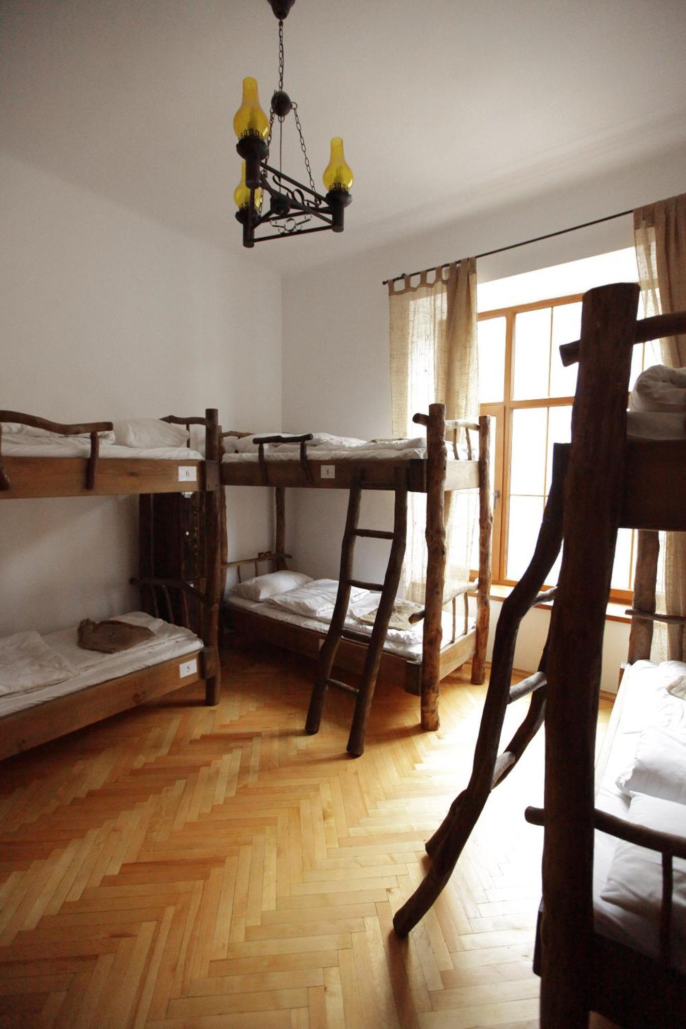 Ghostel - Medieval Hostel Лвив Екстериор снимка